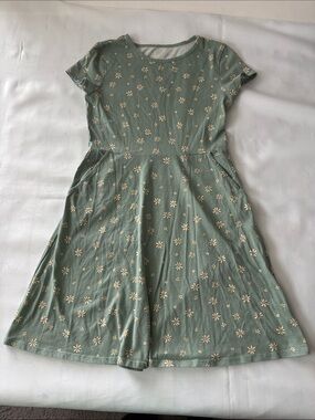 Wonder nation kids Size L Sage Green Daisy Print Short Sleeve Dress